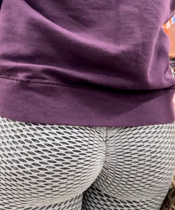 Hot Latina shopper