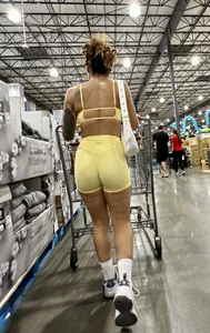 Beautiful Lightskin girl with fit bubble ass
