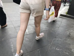 Cute Young Girl in Shorts Street And Subway Candid Gallery
