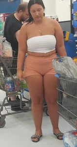 Walmart candid in short short W camel toe