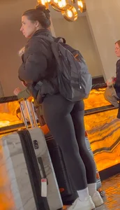 Petite Hotel Leggings Lean Over