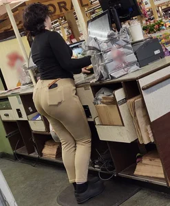 Pouty PAWG Worker