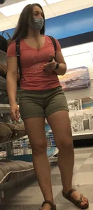 Thicc art lover Milf in shorts
