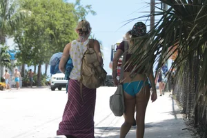 Another gallery of sexy Deerfield Beach girls in bikinis