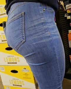 MILF Shorty with a Fat ass in Jeans