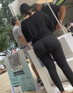 The Best Ass EVER ! 10/10 (OC) NUTBUSTER