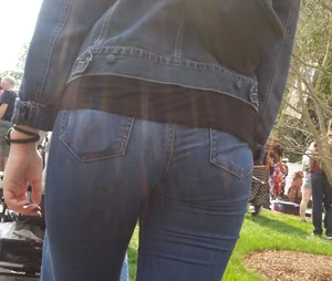 Milf in tight jeans with a nice ass and vpl