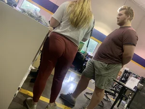 Big booty older lady in tight sweats