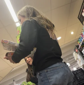 Teen girls cute ass and face