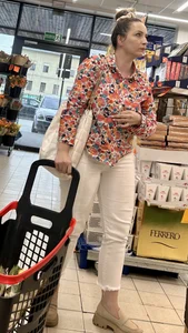 Nice Big Ass White Jeans Blonde Milf  Not OC