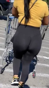 Thick ass l@tina in black leggings