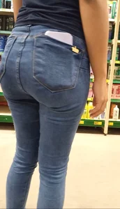 Hungry ass Hottie blonde