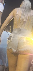Nashville Ass 1: amazing blonde in short cut off jean shorts