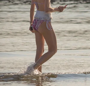 Sexy candid beach and bikini girls