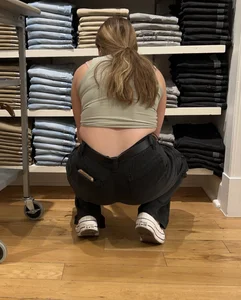 Blondish brunette squatting and working (oc)