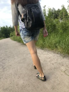 Nice Girl in Jeans Shorts and Flats Candid Pics