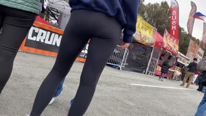 Perfect Shape Asian in Lulus | (OC)