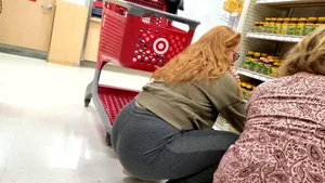 Big booty redhead babe with glasses in tight sweats