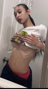 Hot skinny girl's mirror selfies
