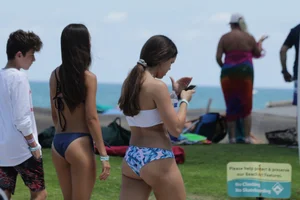 Florida beach and bikini girls