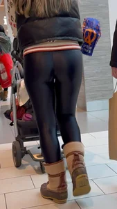 Skinny Milf in glossy leggings