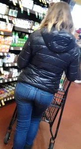 Nice Booty in Tight Blue Jeans, Candid Girl at the Supermarket Creepshot