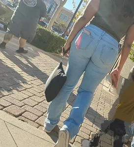 Now those are some nice mommy ballons (OC)