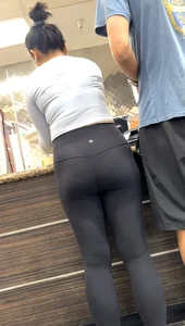 Fit Asian in yoga pants VPL with boyfriend