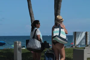 Another gallery of sexy Deerfield Beach girls in bikinis
