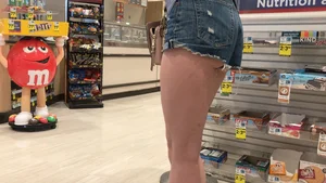 I love waiting in this line (4 different asses)