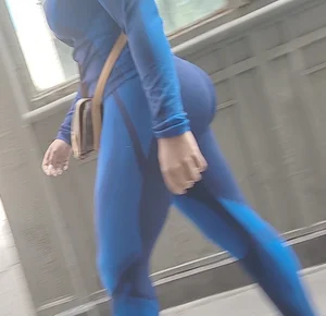 Shorts with ass cheeks n thick booty