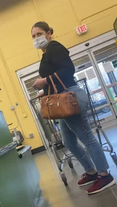 Latina milf nice ass in jeans