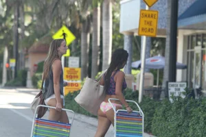 Deerfield Beach, Florida sexy girls and teens in bikinis
