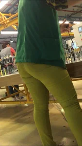 PAWG Milf with yellow jeans!!!
