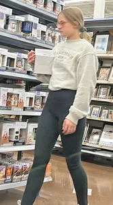 black leggings nugget