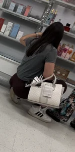 SLIM THICK MILF WITH ONE HELL OF A BUBBLE