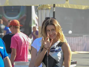 Car show models in sexy short outfits