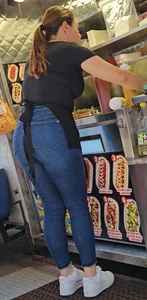Prime latina vendor in tight Jeans. (GIF)(bonus short cap)