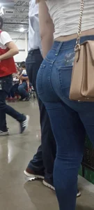 Tight jeans with a small waist with a perfect ass 10/10 [OC]