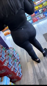 Thicc PAWG butterface in Leggings (OC)