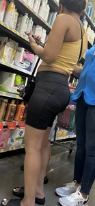 Petite cute milf in black shorts+vpl‼️
