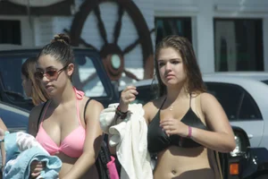 Sexy Florida beach bikini girls