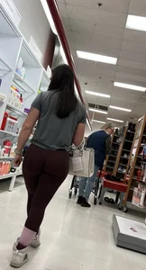 SLIM THICK MILF WITH ONE HELL OF A BUBBLE