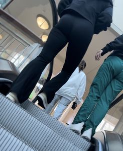 Thots on escalator kept looking down