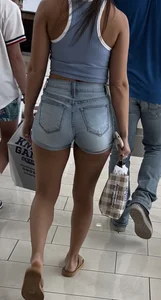 Such a wide and thick ass