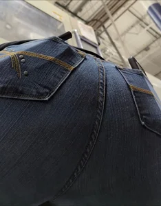 BBW chubby nerdy latina milf ass in denim jeans