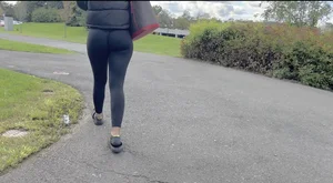 Jiggly ass Latina in leggings