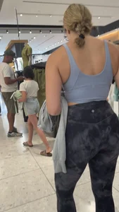 ridiculously fit blonde pawg w glasses in lulus