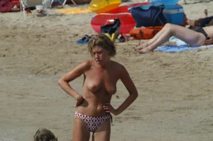 Sexy mature girls on Vilanova topless beach