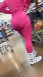 Milf of the day! Perfect fatass in all pink